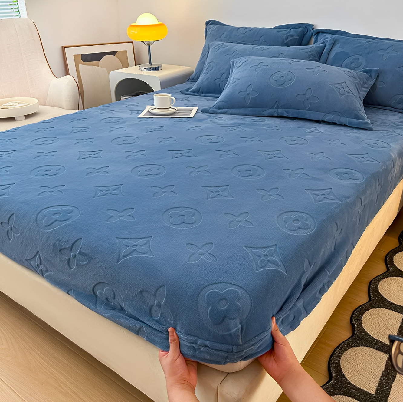 Luxe Velvet Bed Set (Pillowcases Included)