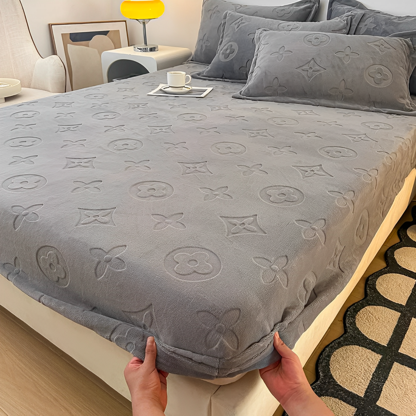 Luxe Velvet Bed Set (Pillowcases Included)