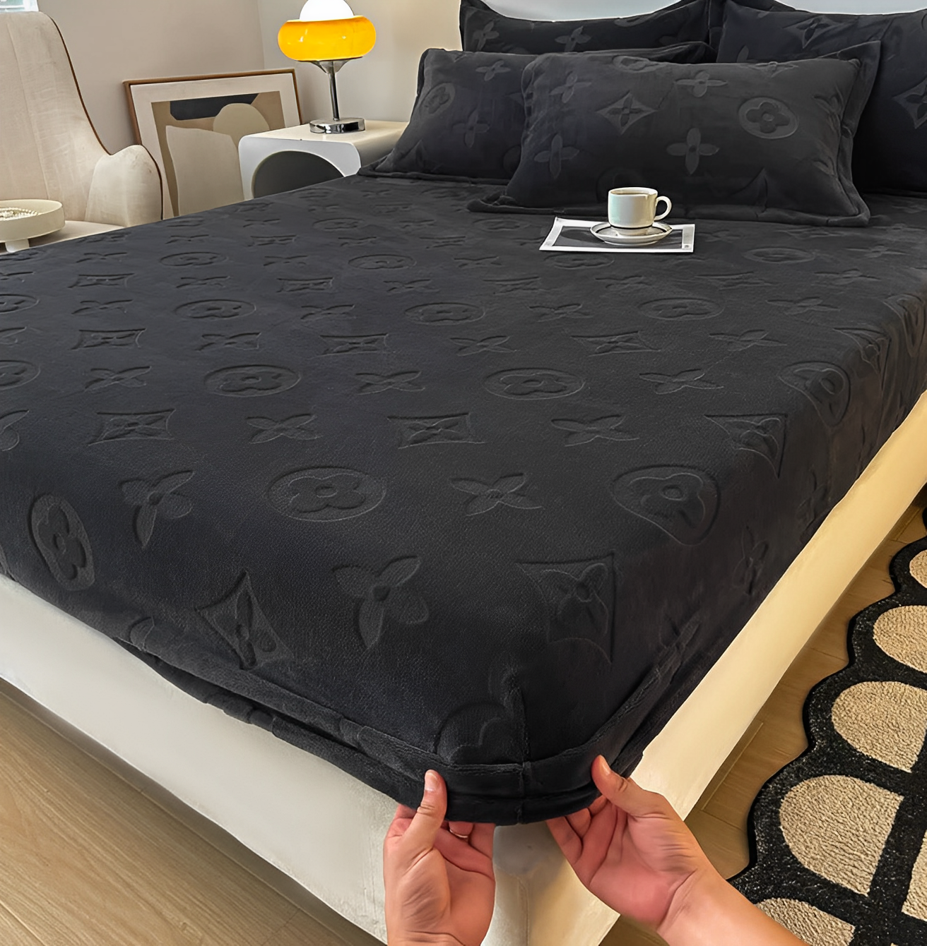 Luxe Velvet Bed Set (Pillowcases Included)