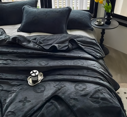 Luxe Velvet Bed Set (Pillowcases Included)