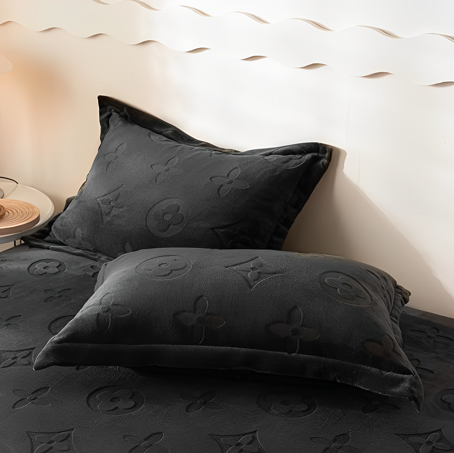 Luxe Velvet Bed Set (Pillowcases Included)